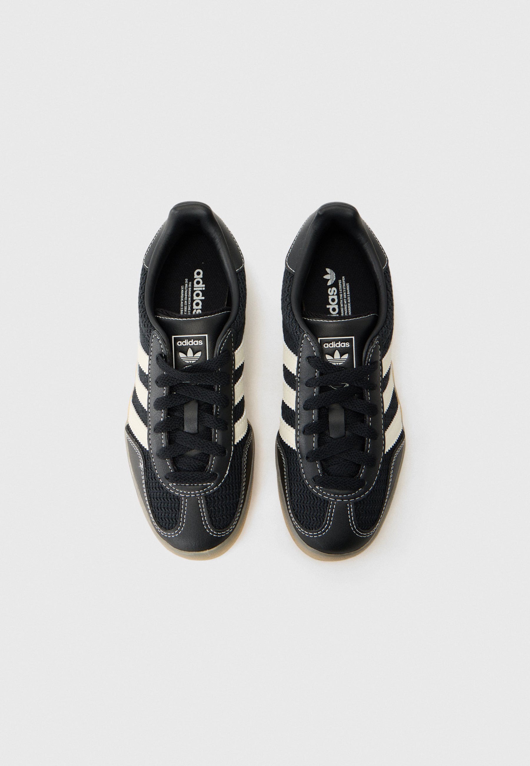 adidas Originals GAZELLE INDOOR UNISEX - Buty sportowe - core black/off white/magic beige