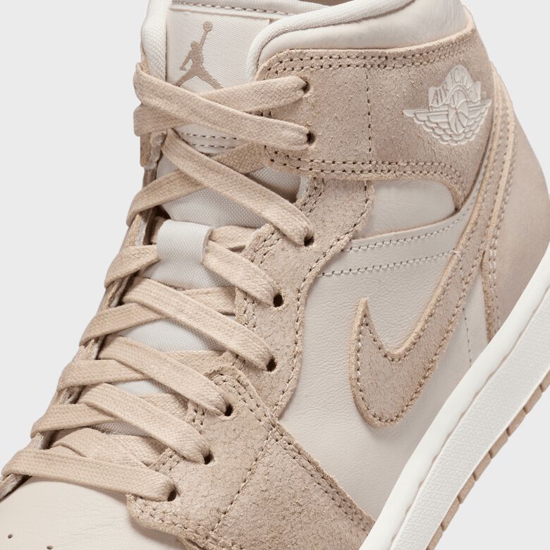 WMNS Air Jordan 1 Low Mid SE