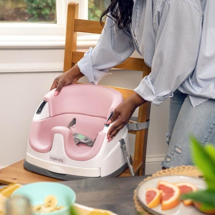 Seggiolino rialzato INGENUITY per bambini dai 6 mesi ai 3 anni, base 2 in 1 Peony, vassoio rimovibile, facile da riporre e pulire.