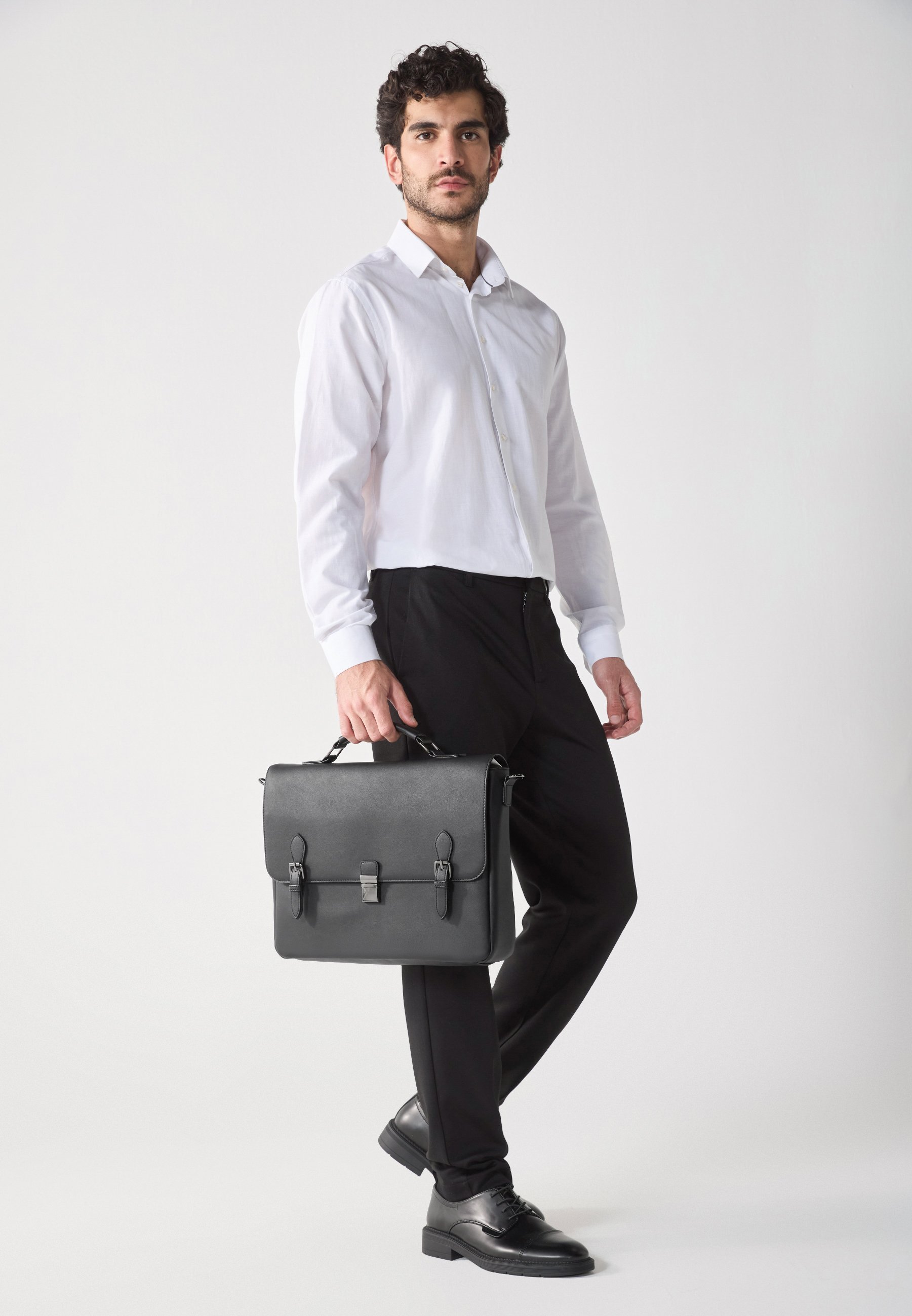 Pier One UNISEX - Aktówka - czarna