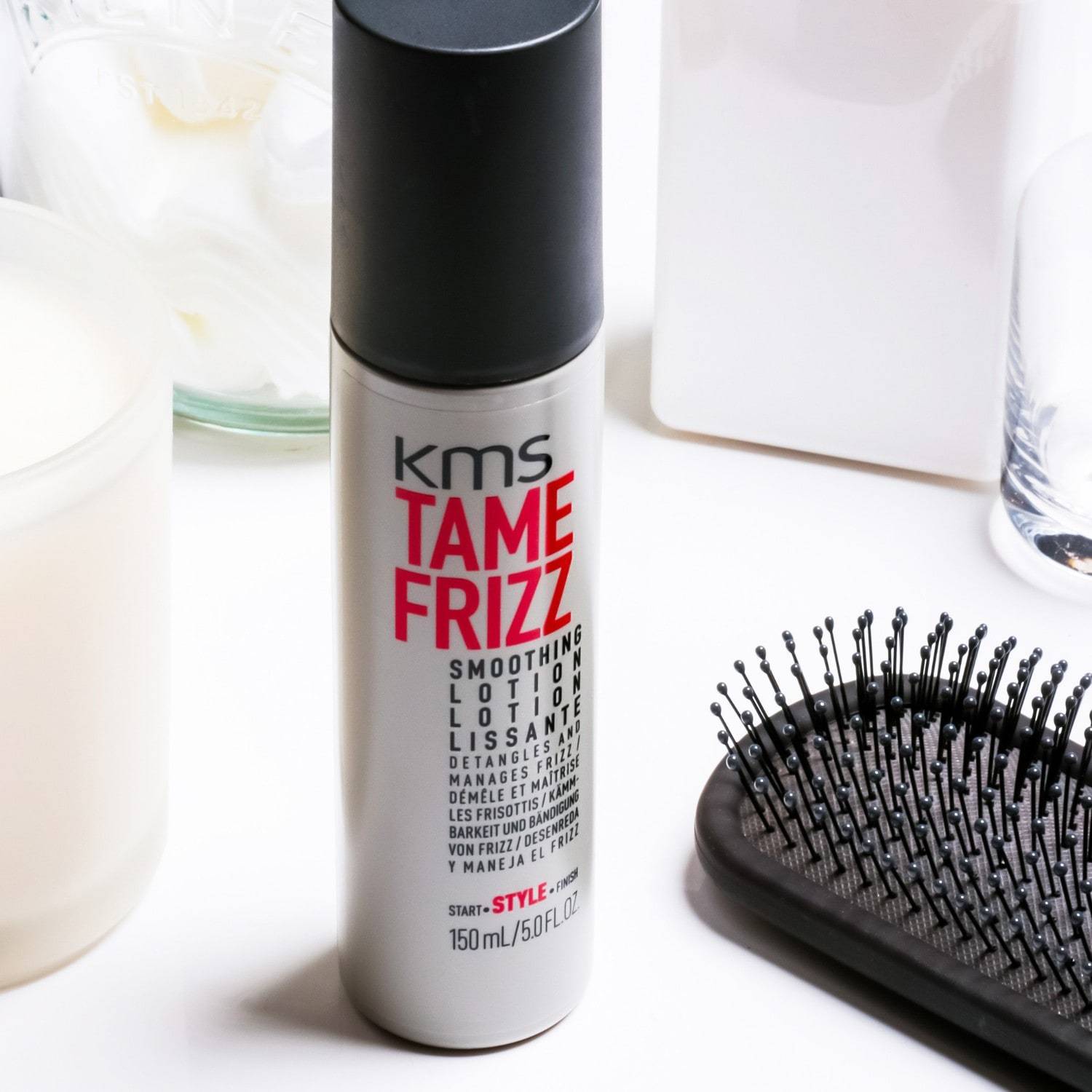 KMS plaukų kremas „Bändigt Frizz“ – lyginantis losjonas – 150 ml