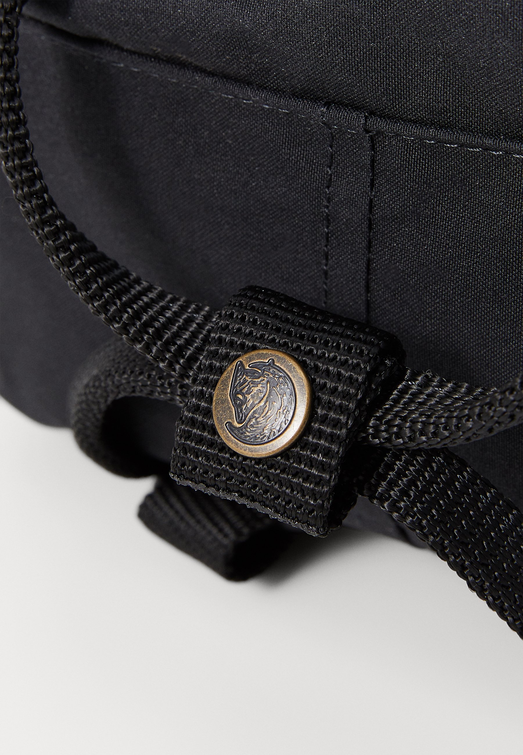 Fjällräven KÅNKEN MINI UNISEX - Nahrbtnik - črn