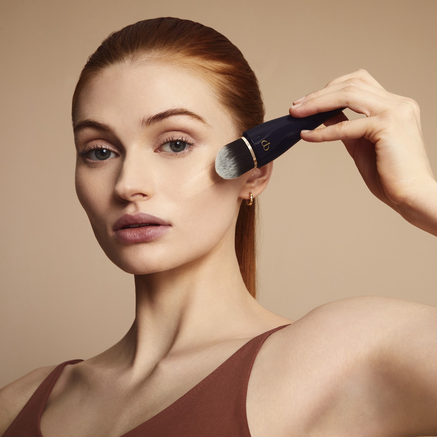 Clé de Peau Beauté Foundation Brush, lengvo padengimo, 1 vnt
