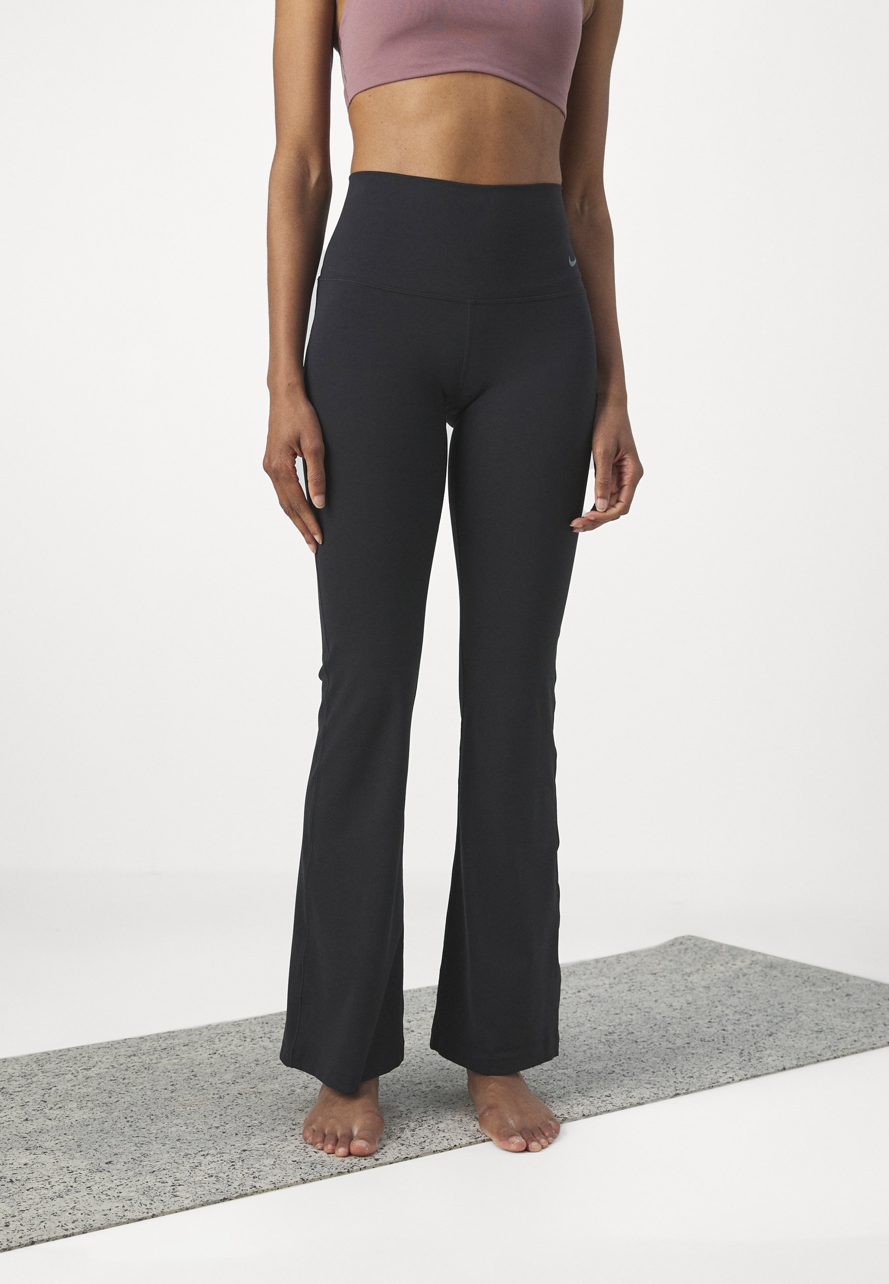 Nike Performance ZENVY FLARE - Leggings - zwart