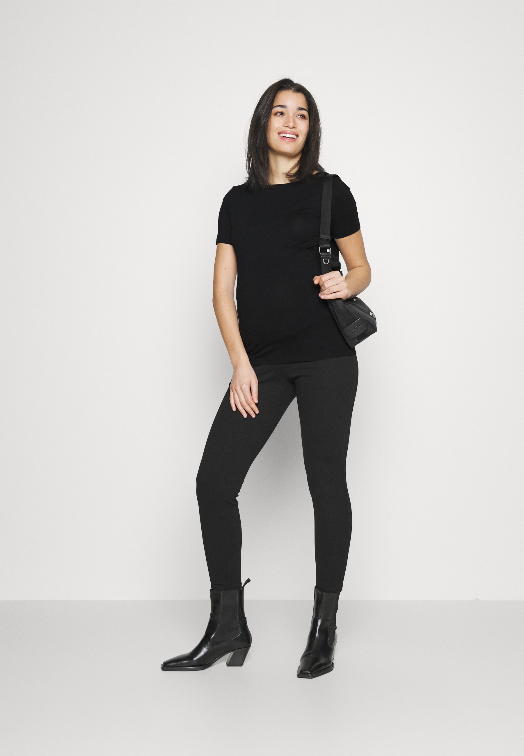 Vero Moda Maternity VMMPANDA NIEUW - Basic T-shirt - zwart