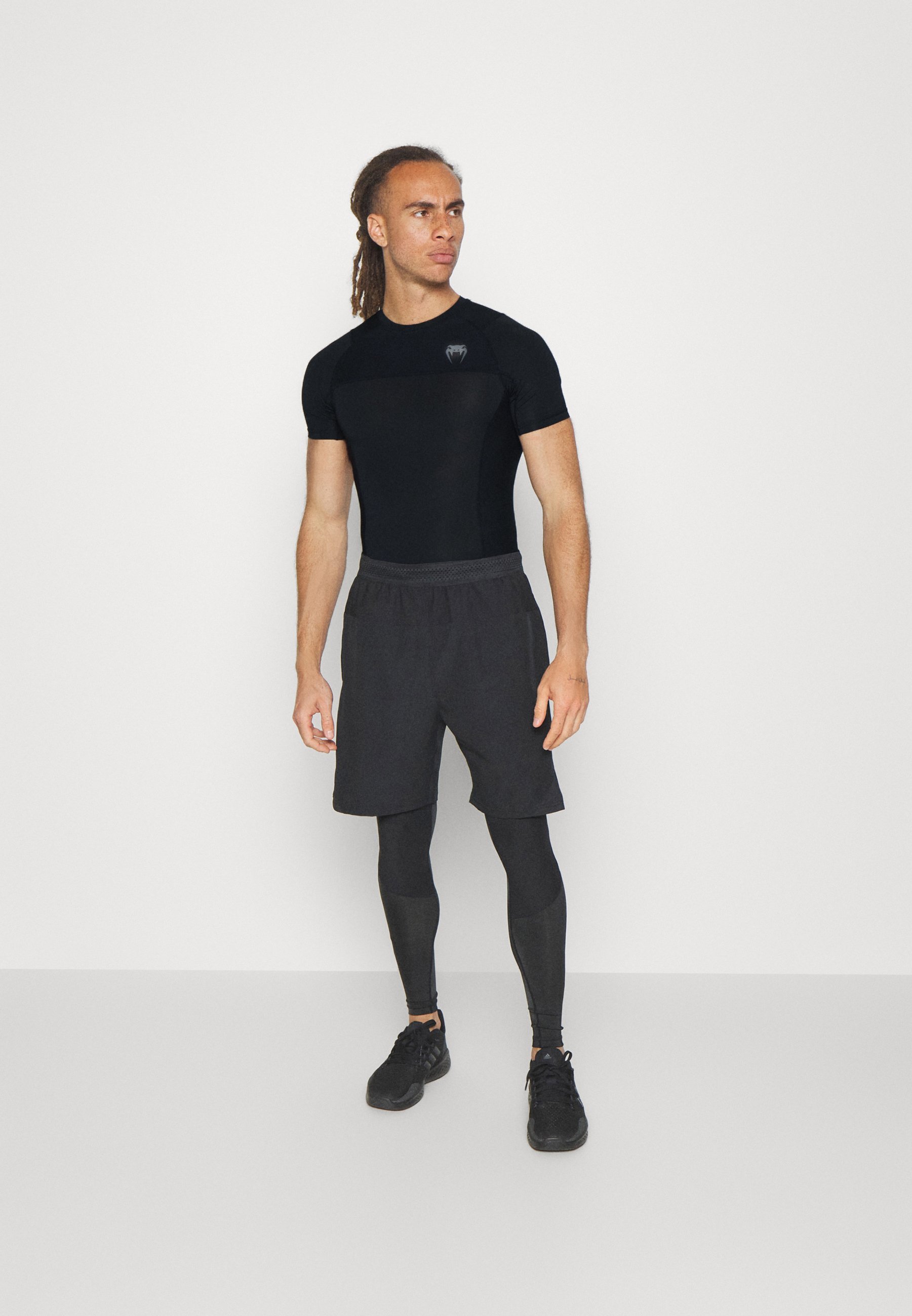 Venum AIR RASHGUARDS - T-shirt met print - zwart