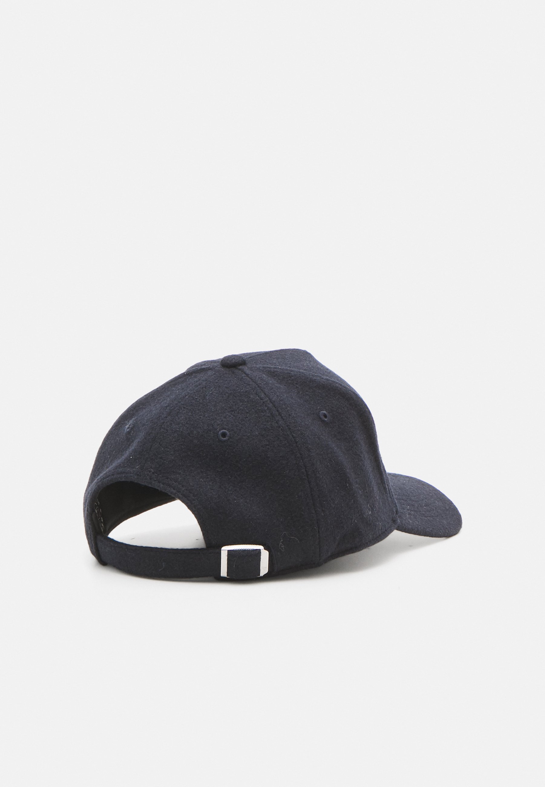 '47 Caps