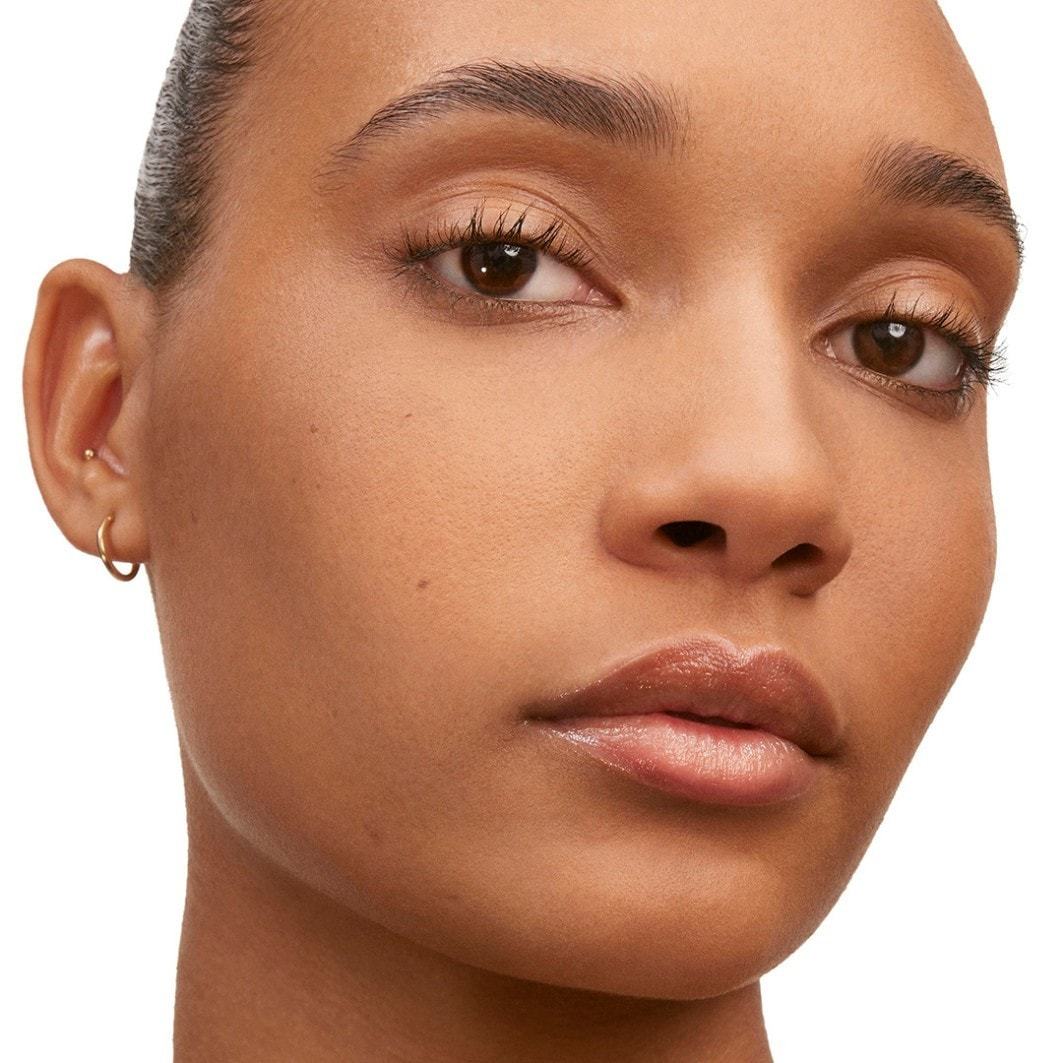 Yves Saint Laurent puder All Hours Hyper Finish – 8,5 g