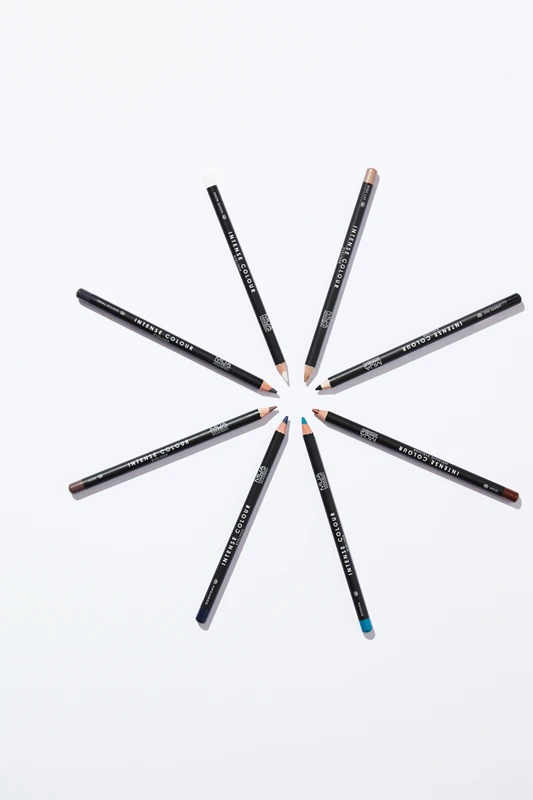 MUA Makeup Academy Intense Colour akių kontūro pieštukas su intensyvia spalva