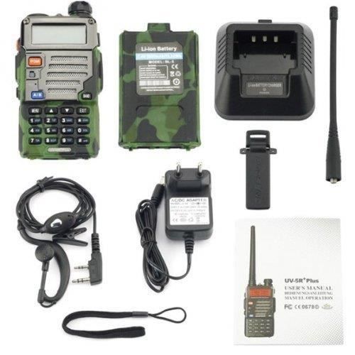 Radio FM portátil BaoFeng UV-5R Plus con diseño de camuflaje.
