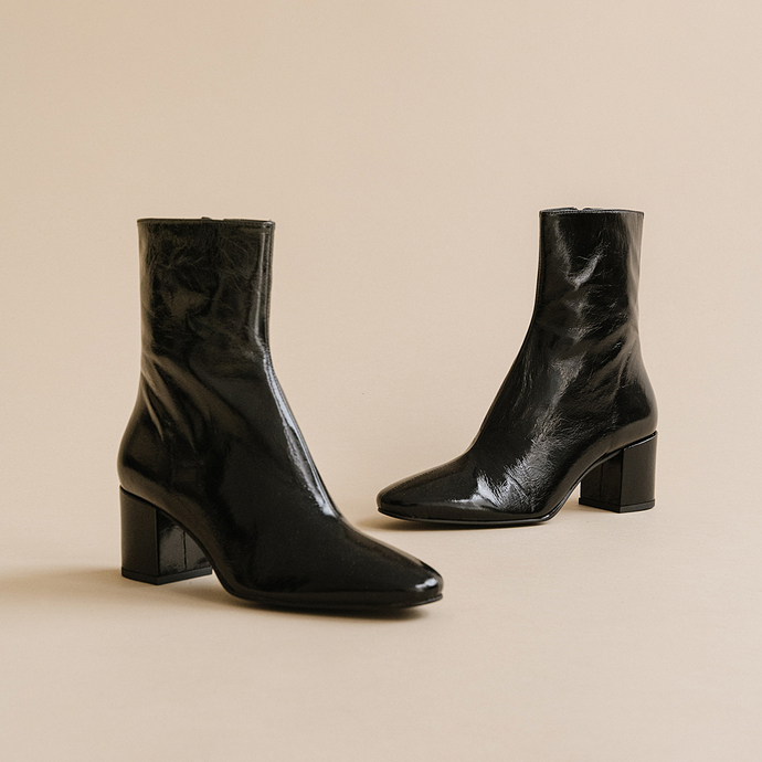 Bottines à talons  en cuir brillant noir