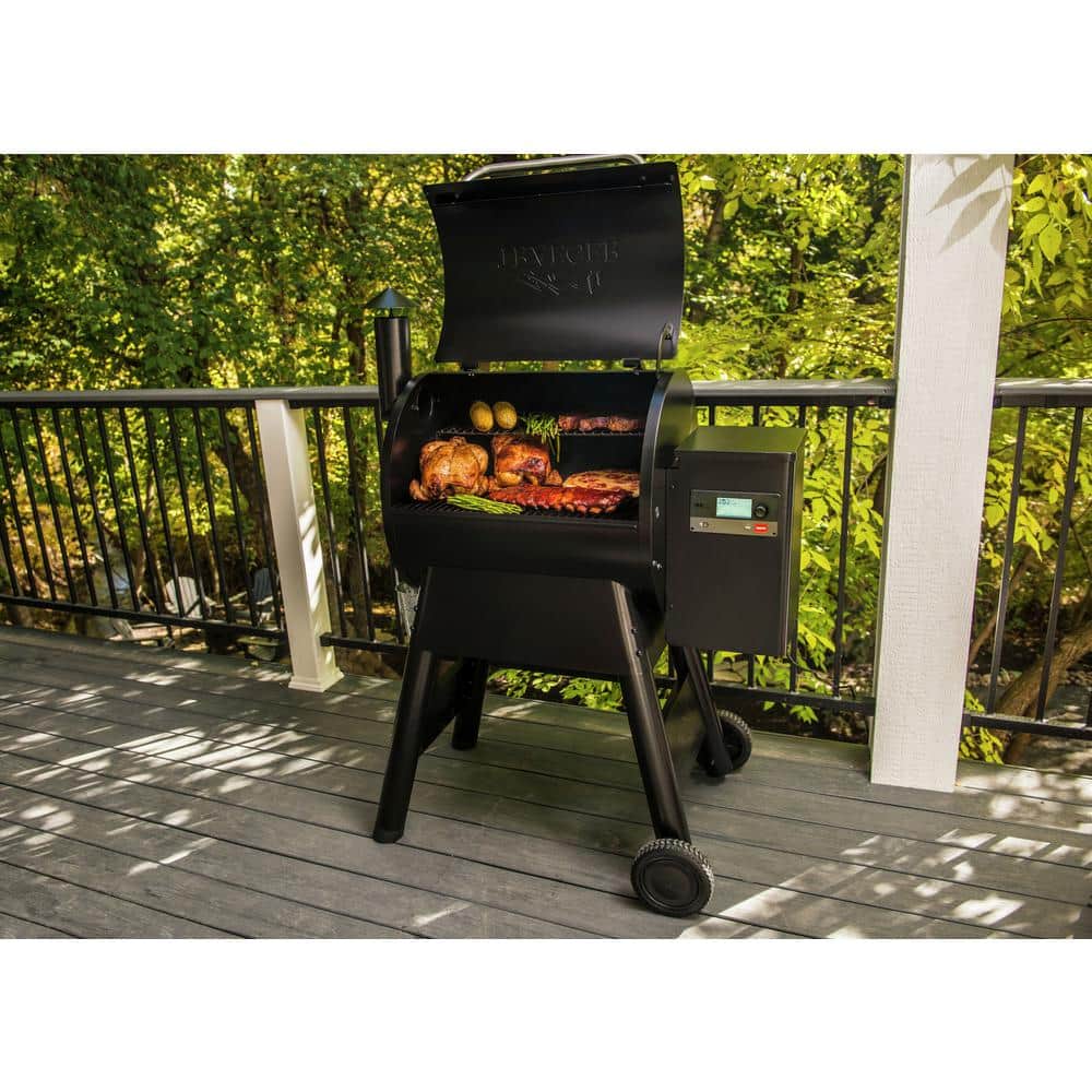 Pro 575 WLAN-Pelletgrill und Smoker in Schwarz