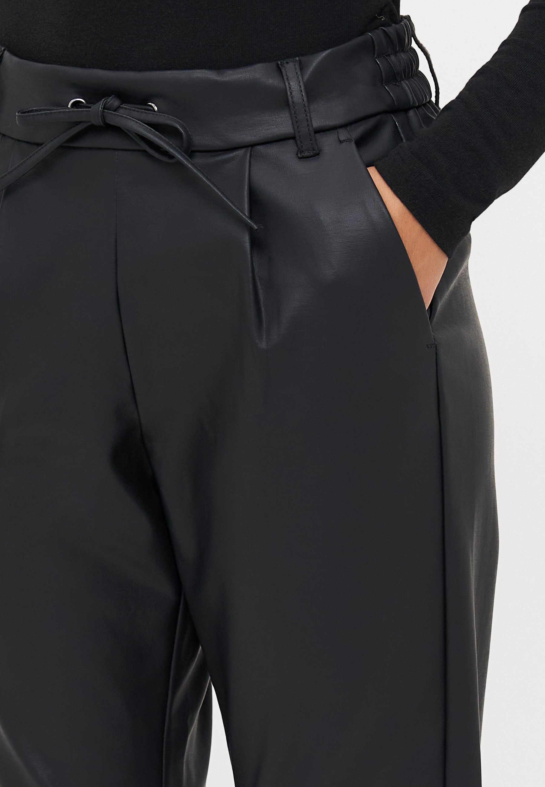 ONLY Petite ONLPOPTRASH LIFE EASY - Broek - zwart