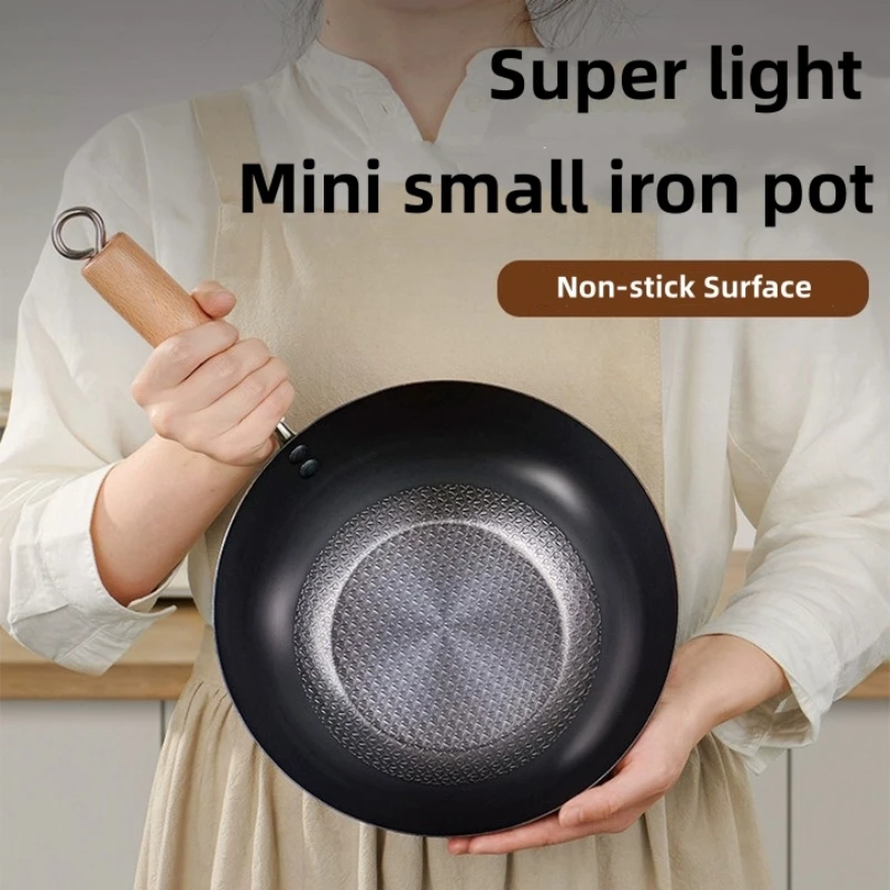 Ensemble de casseroles et poêles wok en fonte artisanale, sans revêtement, compatibles avec les plaques à gaz et à induction.