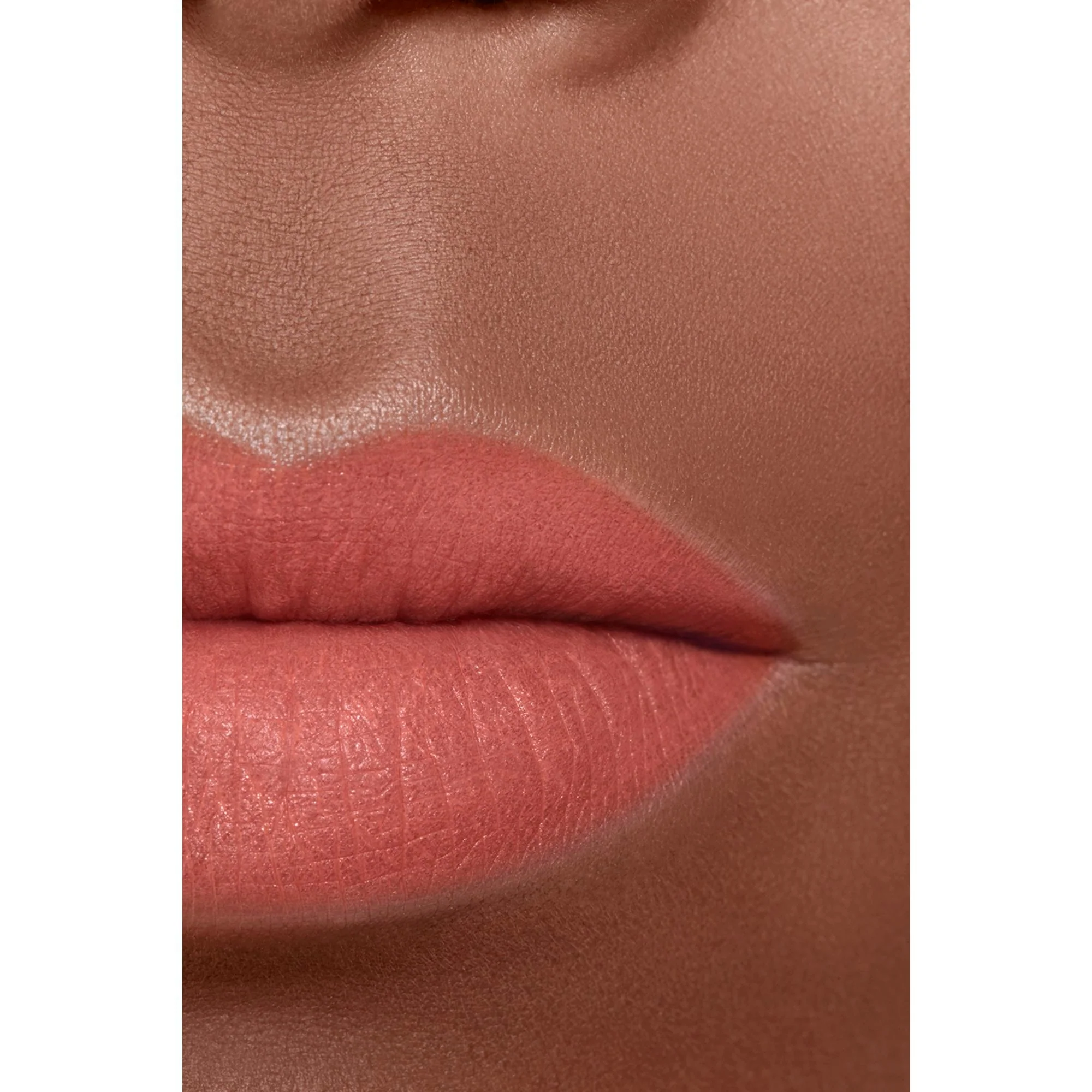 ROUGE ALLURE VELVET - IL ROSSETTO VELLUTATO LUMINOSO