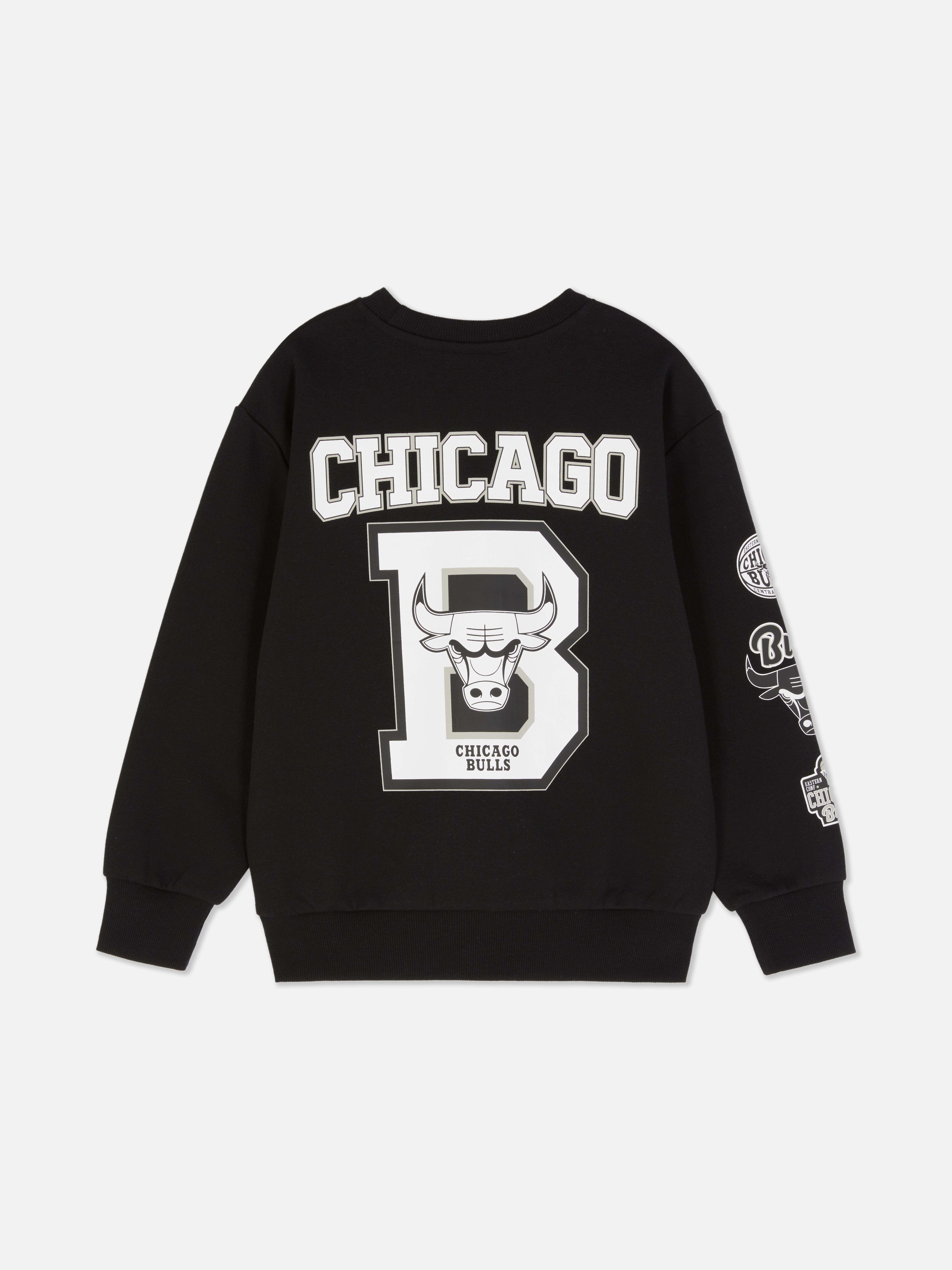 Hanorac NBA Chicago Bulls cu imprimeu Un hanorac cu manșete cu nervuri, imprimeuri NBA Chicago Bulls și embleme ale echipei