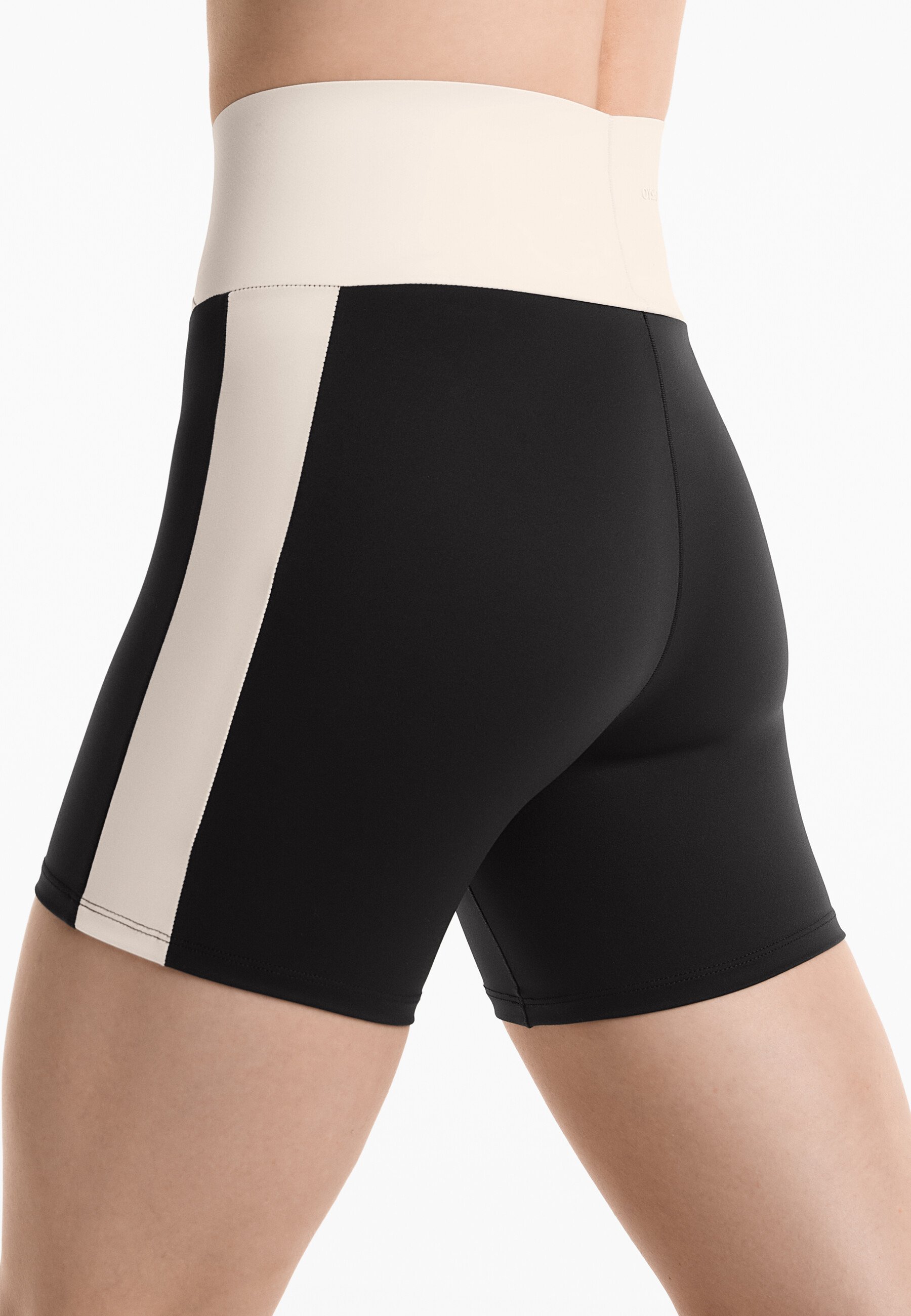 OYSHO PERFECT-ADAPT HIGH-RISE 10CM HOT PANT V-CUT TAILLE - Leggings - Broek - zwart