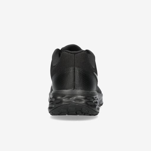 Nike Revolution 6