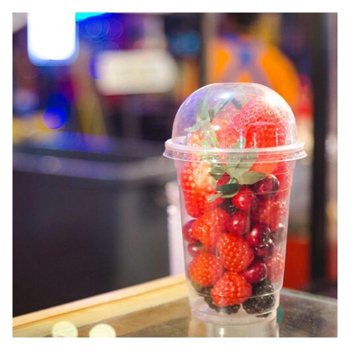 Shaker en plastique transparent 53 cL + couvercle dôme avec trou par 50