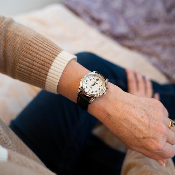 Relógio Atômico Falante Lifemax RNIB - Pulseira de Couro Masculina