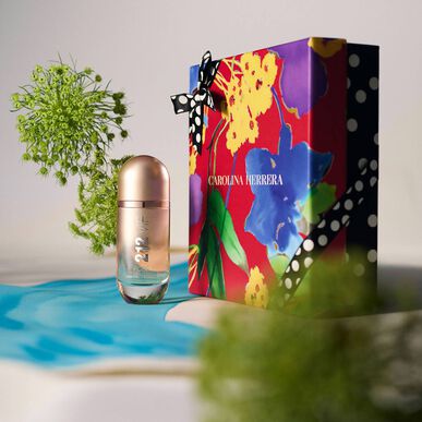 Carolina Herrera VIP Rosé parfémovaná voda dárková sada pro muže, 80 ml
