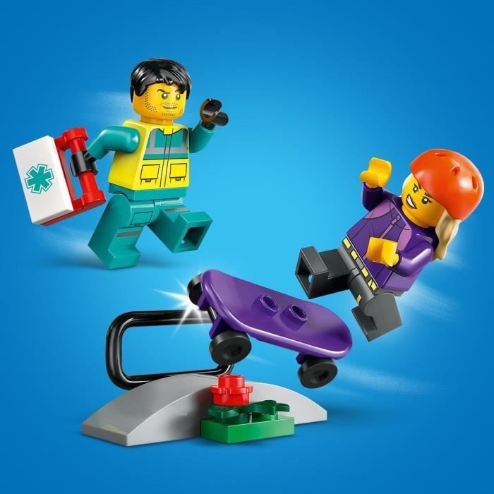 LEGO City 60451 L’ambulance de secours - Jouet de construction pour garçon dès 5 ans