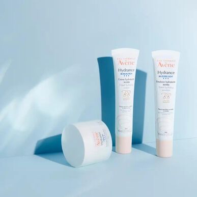 „Avène Hydrance BB“ šviesiai atspalvio drėkinamoji emulsija mišriai odai SPF30 40 ml