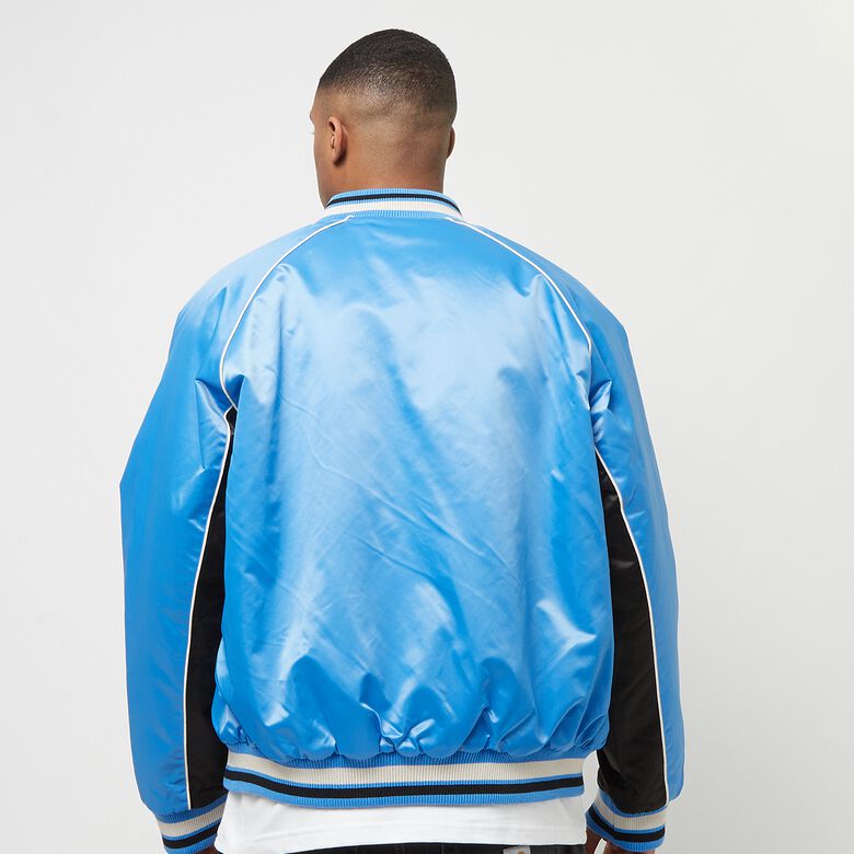 Chaqueta bomber raglán de satén estilo universitario
