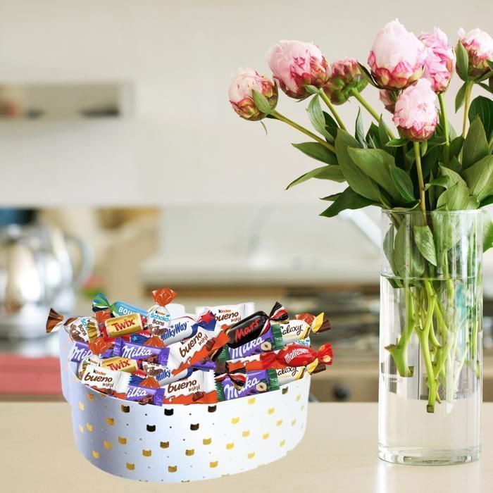 Coffret Cadeau - Boîte Chat Rose garnie d'un assortiment de 140 chocolats Célébrations, Milka, Kinder | Cadeau Fête des Mères
