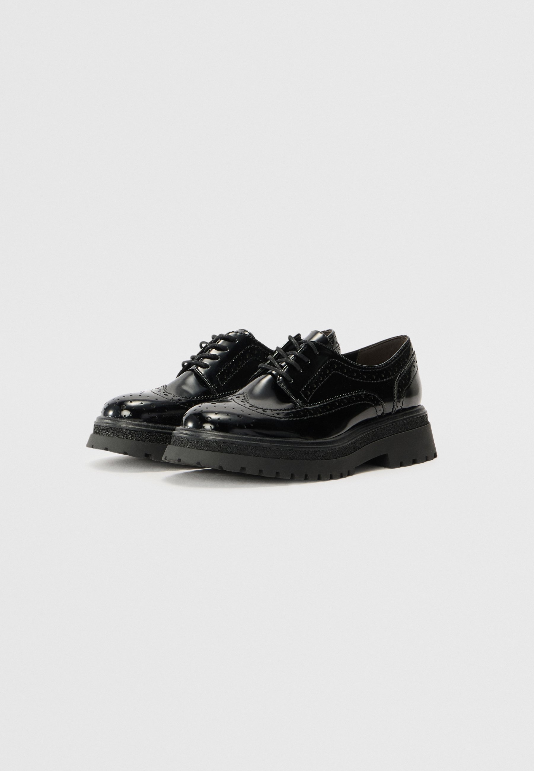 Chaussures à lacets Tamaris - noires