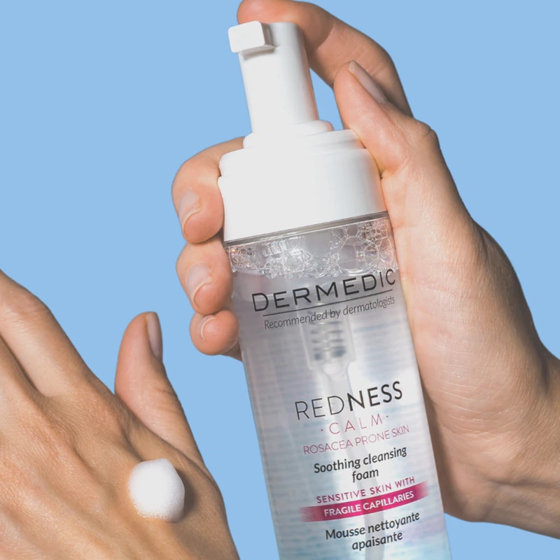 „Dermedic Redness Calm“ raminamosios valomosios putos