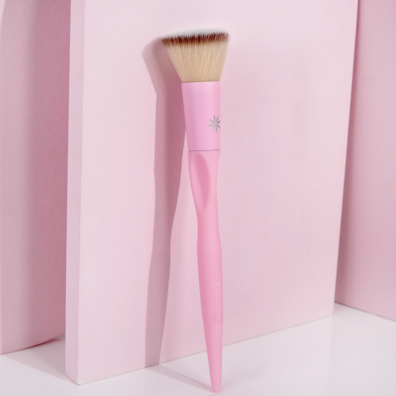Brushworks Pinceau Fond de Teint HD Rose