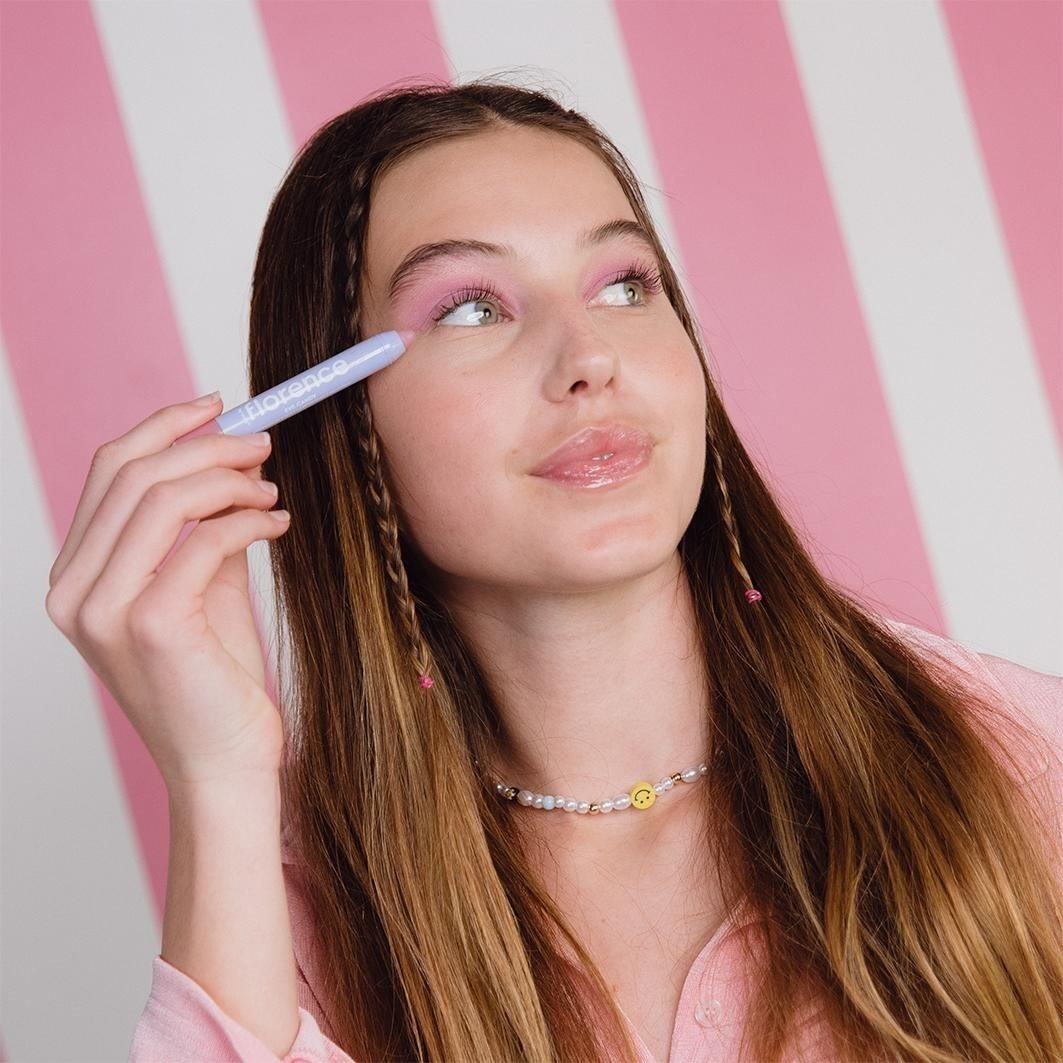 „Florence By Mills“ akių šešėlių pieštukas „Eyecandy“ – 1,8 g