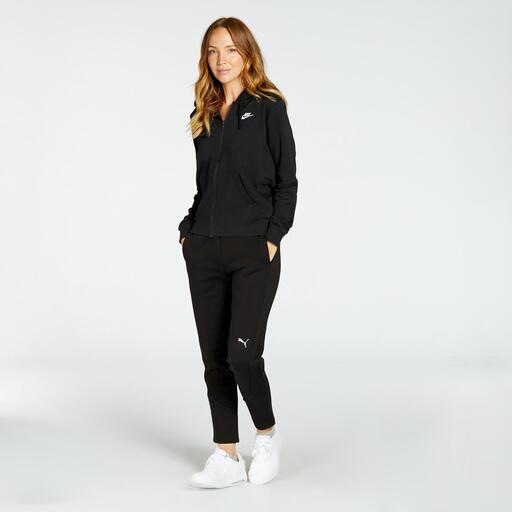 Nike Sportswear Club