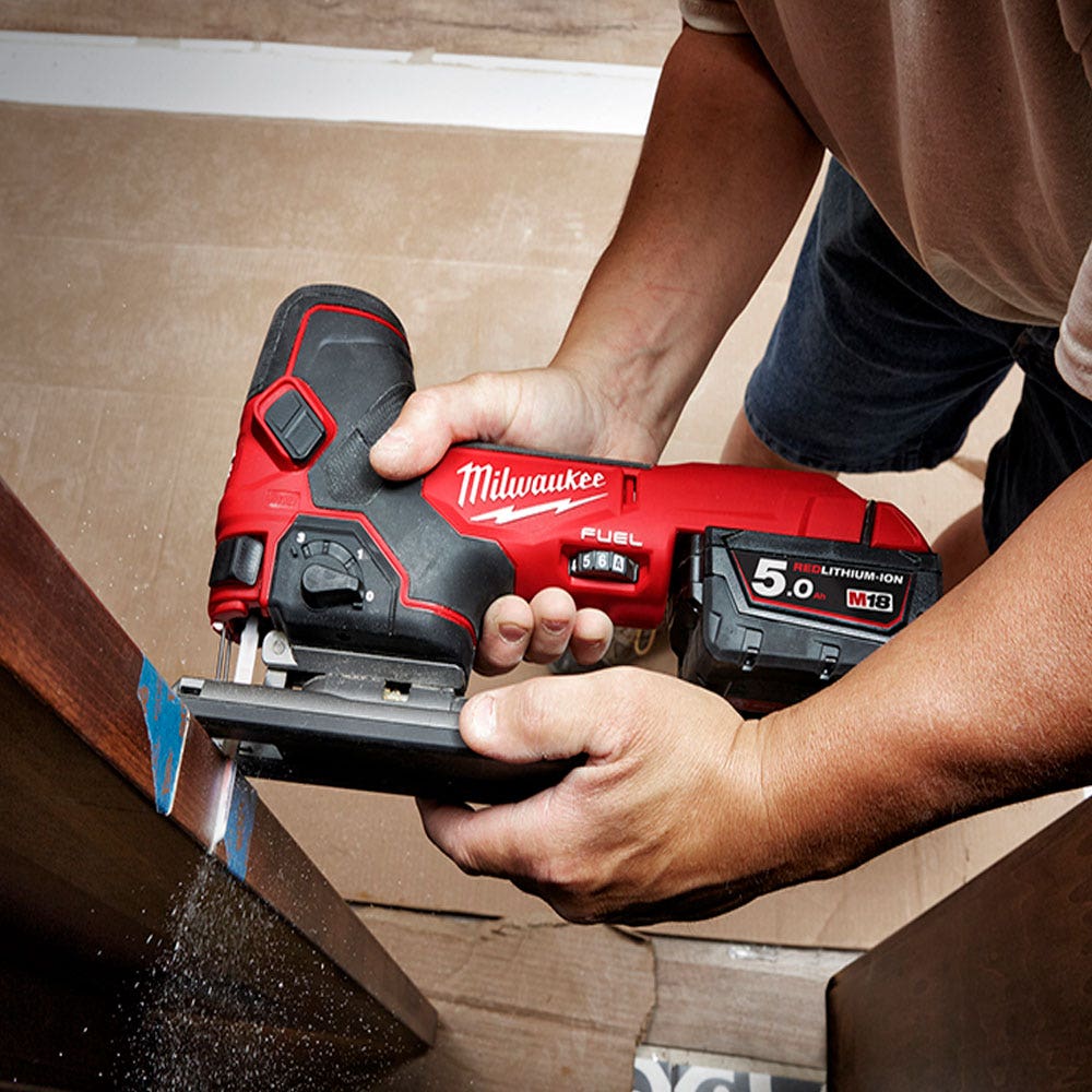Serra tico-tico Milwaukee 18V com bateria Fuel M18FBJS-0