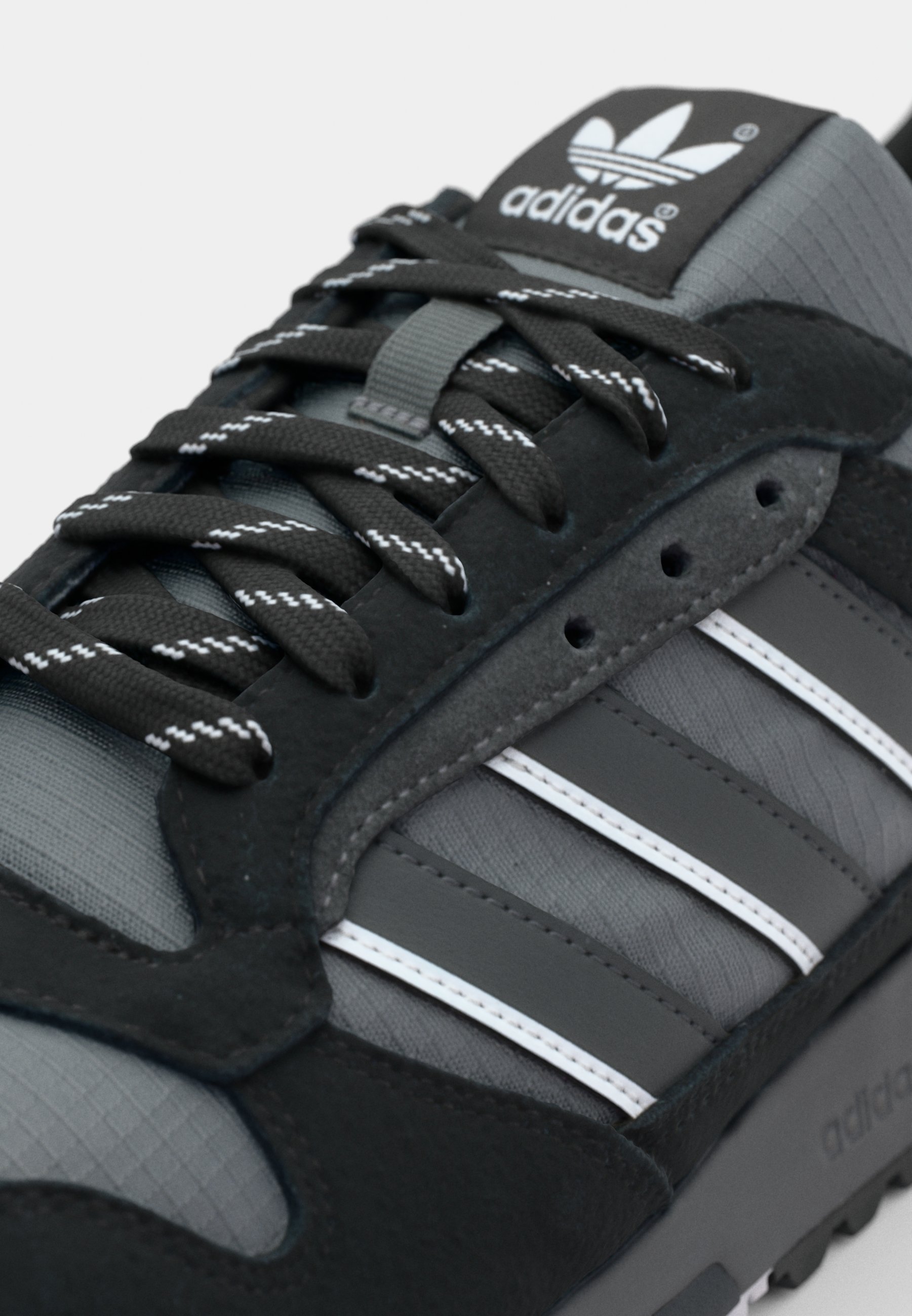 Tênis adidas Originals de cano baixo