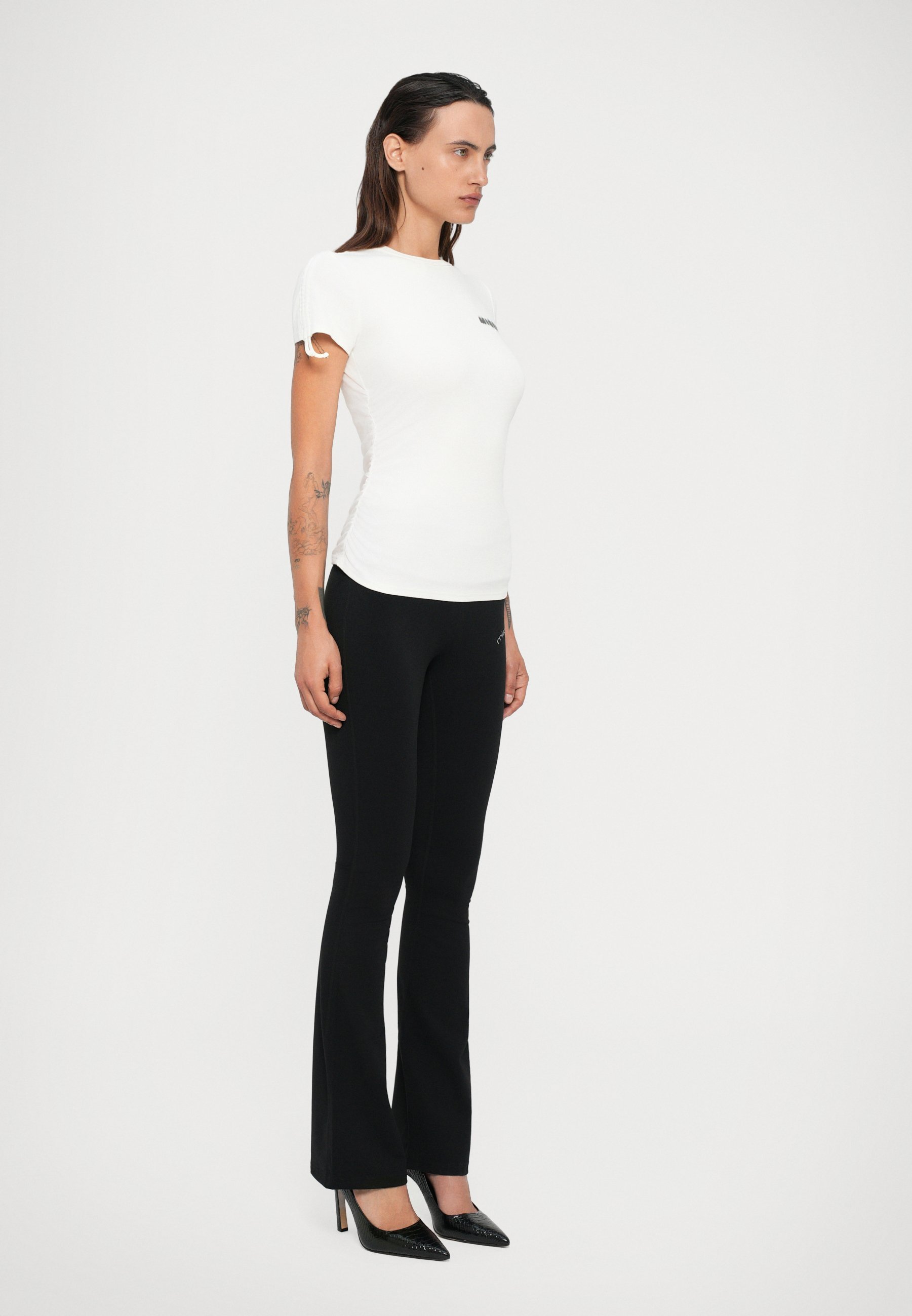 MISBHV COMMUNITY FITTED - Basic T-shirt - wit