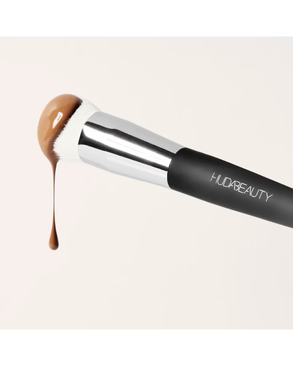 Pensulă de bază HUDA BEAUTY Easy Blur