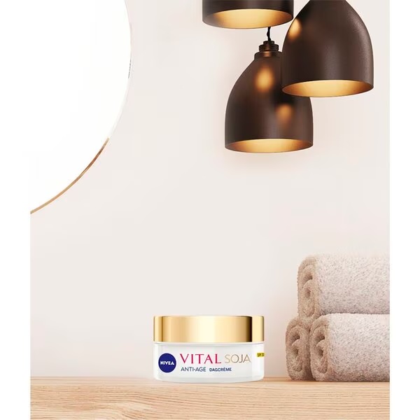 NIVEA Vital Soy dnevna krema proti staranju SPF30<br>50 ml - za zrelo kožo