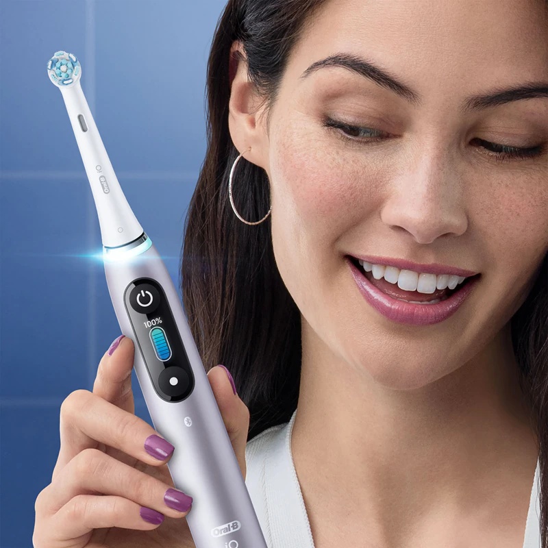 Električna zobna ščetka Oral-B iO 9 s polnilnim etuijem