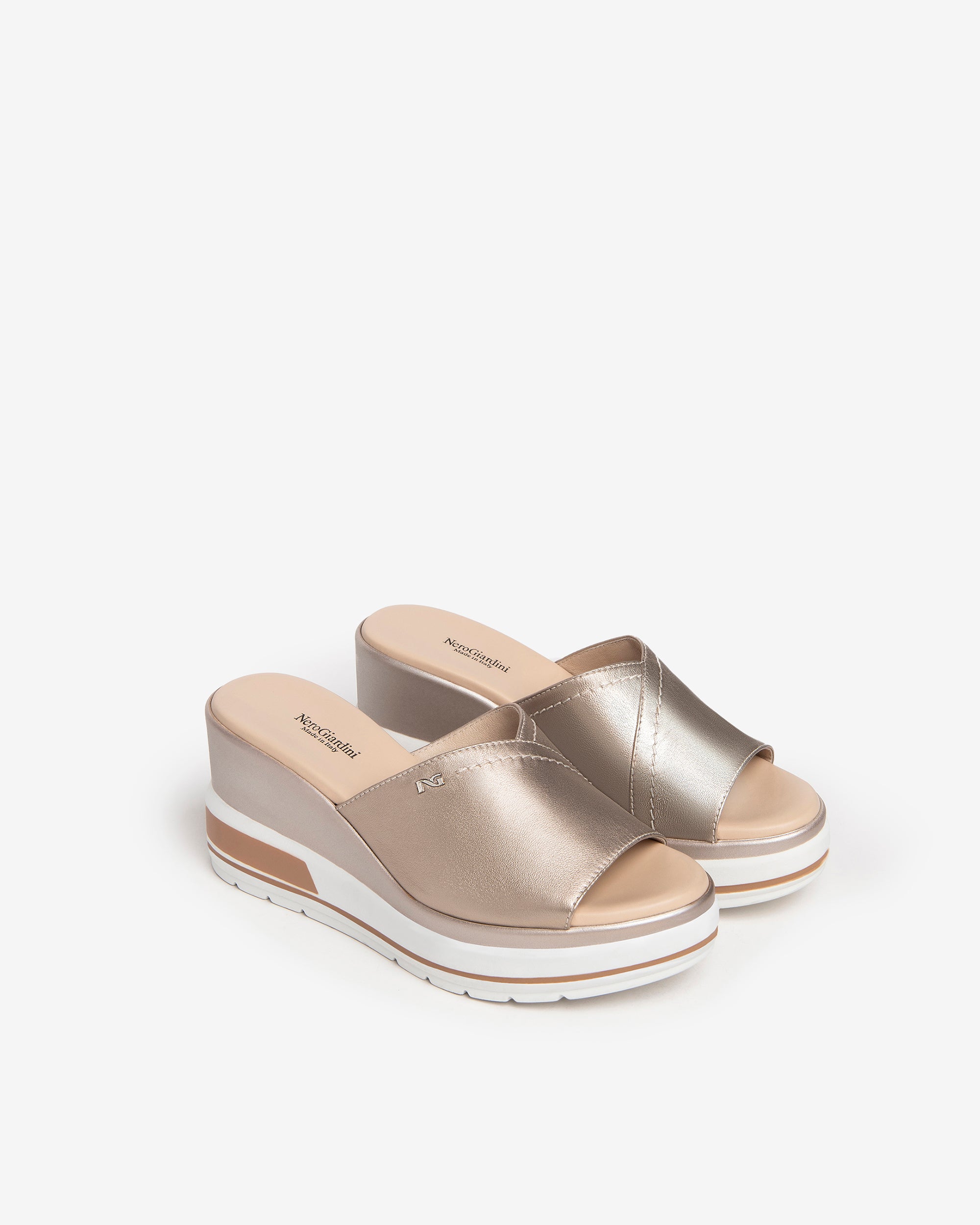  Pantoufles en cuir pour femmes