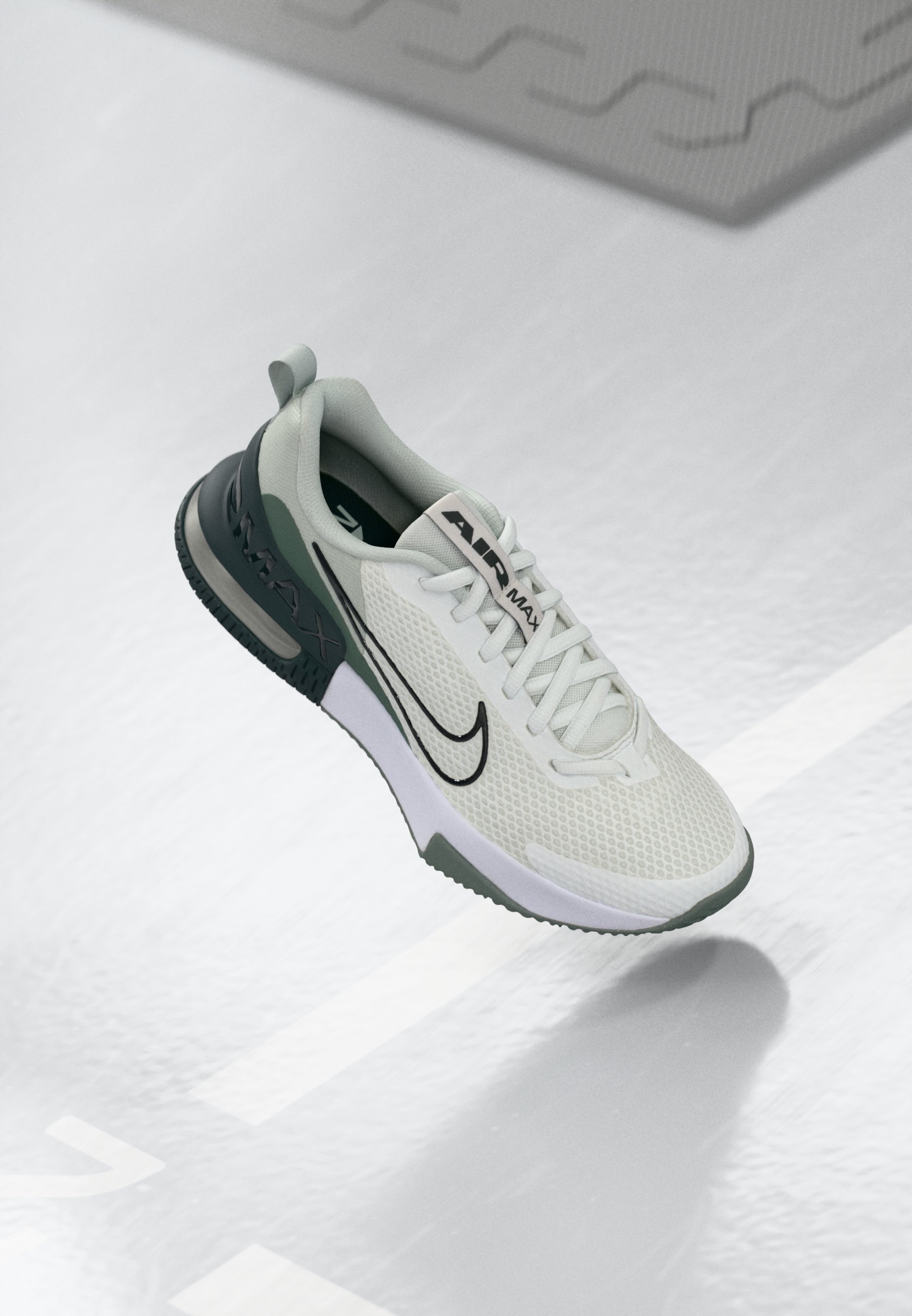 Nike Performance AIR MAX ALPHA 6 - Trainingsschoen - summit white/seaweed/light silver-coloured/seaweed/clay green