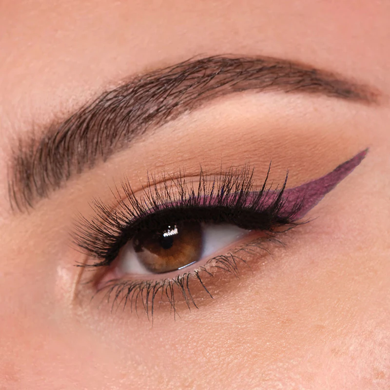 theBalm Schwing® Liquid Eyeliner delineador com płynie