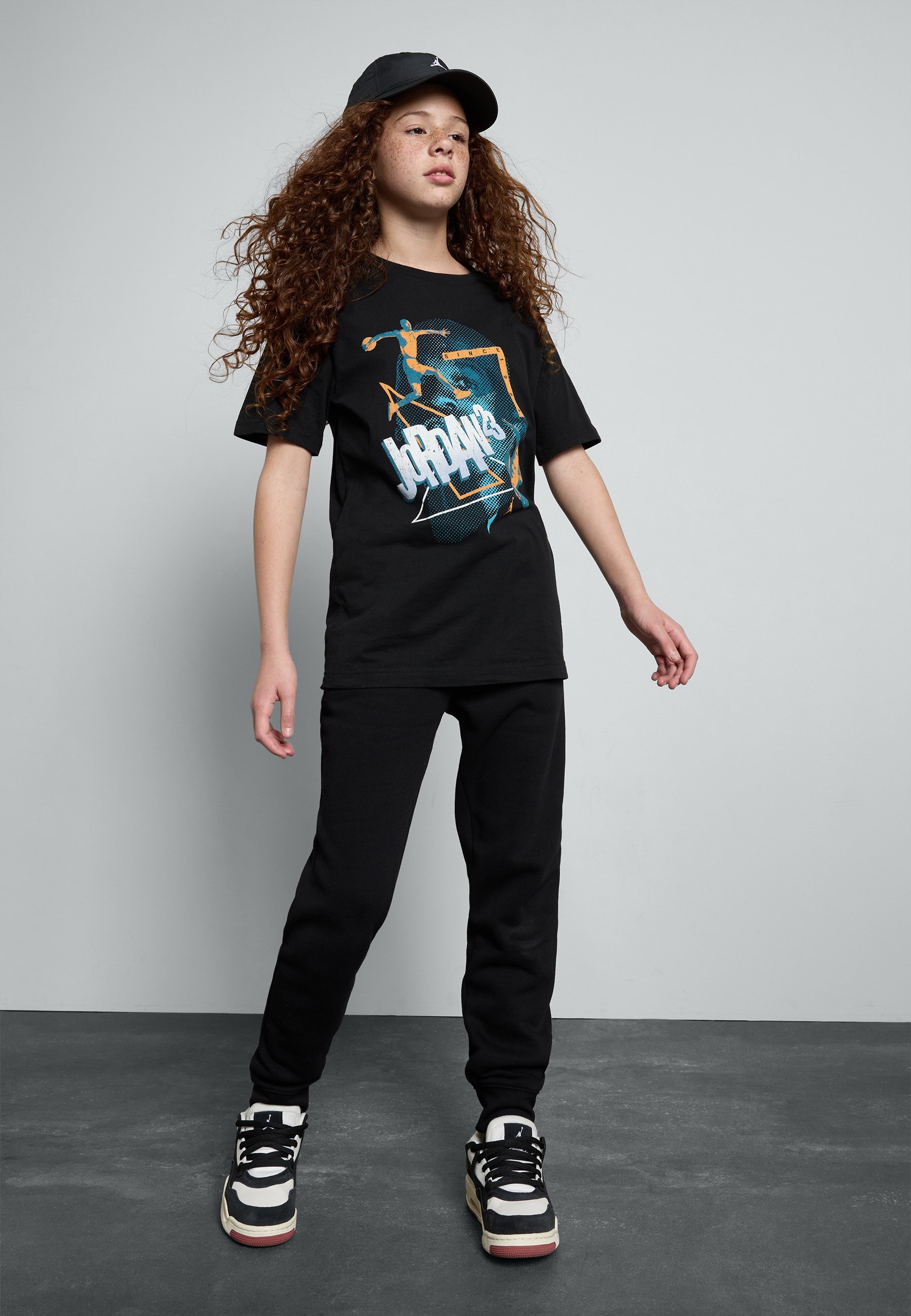 Boné Jordan ESSENTIALS UNISSEX - Preto