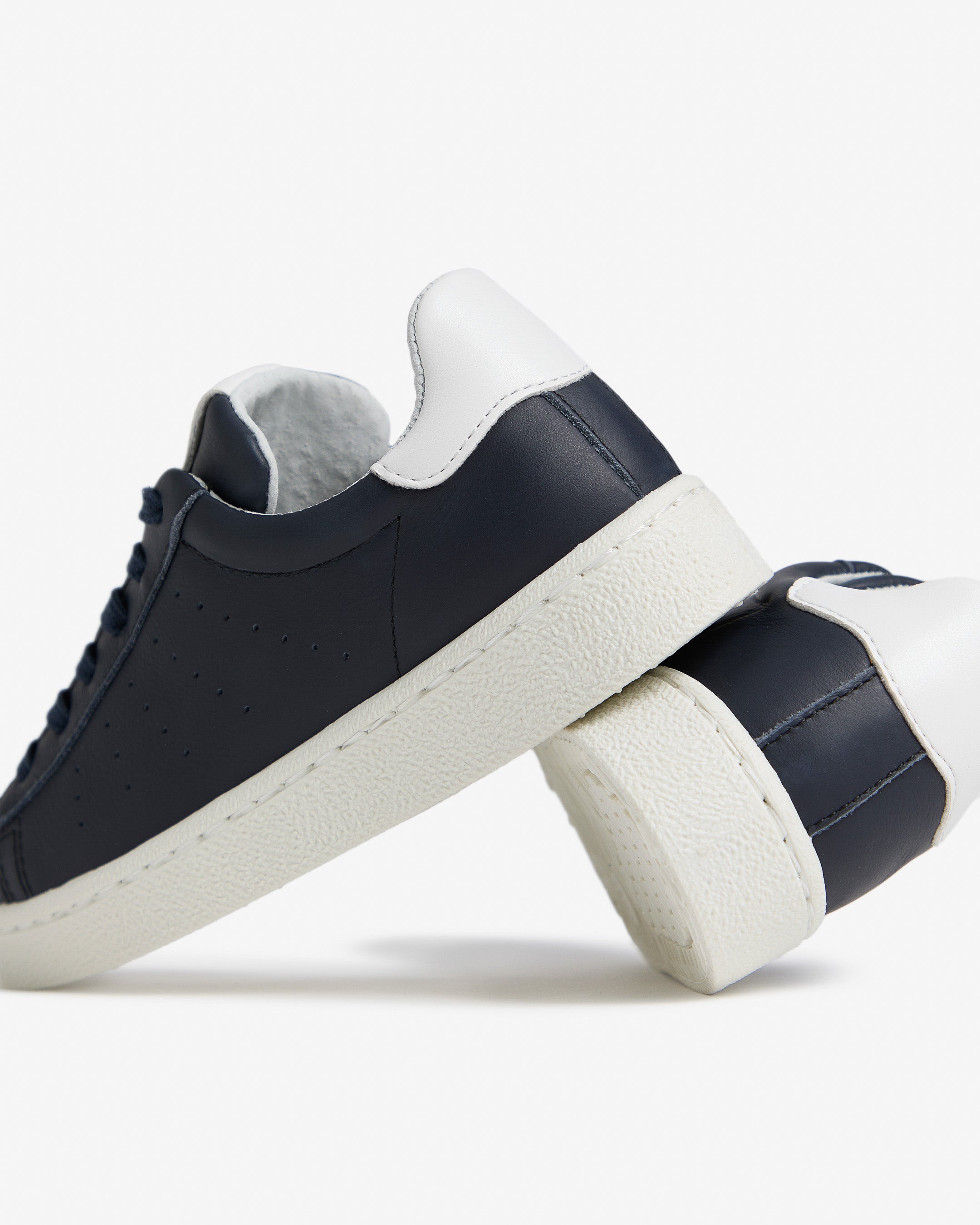  Sneaker für Jungen aus Funktionsmaterial und Leder