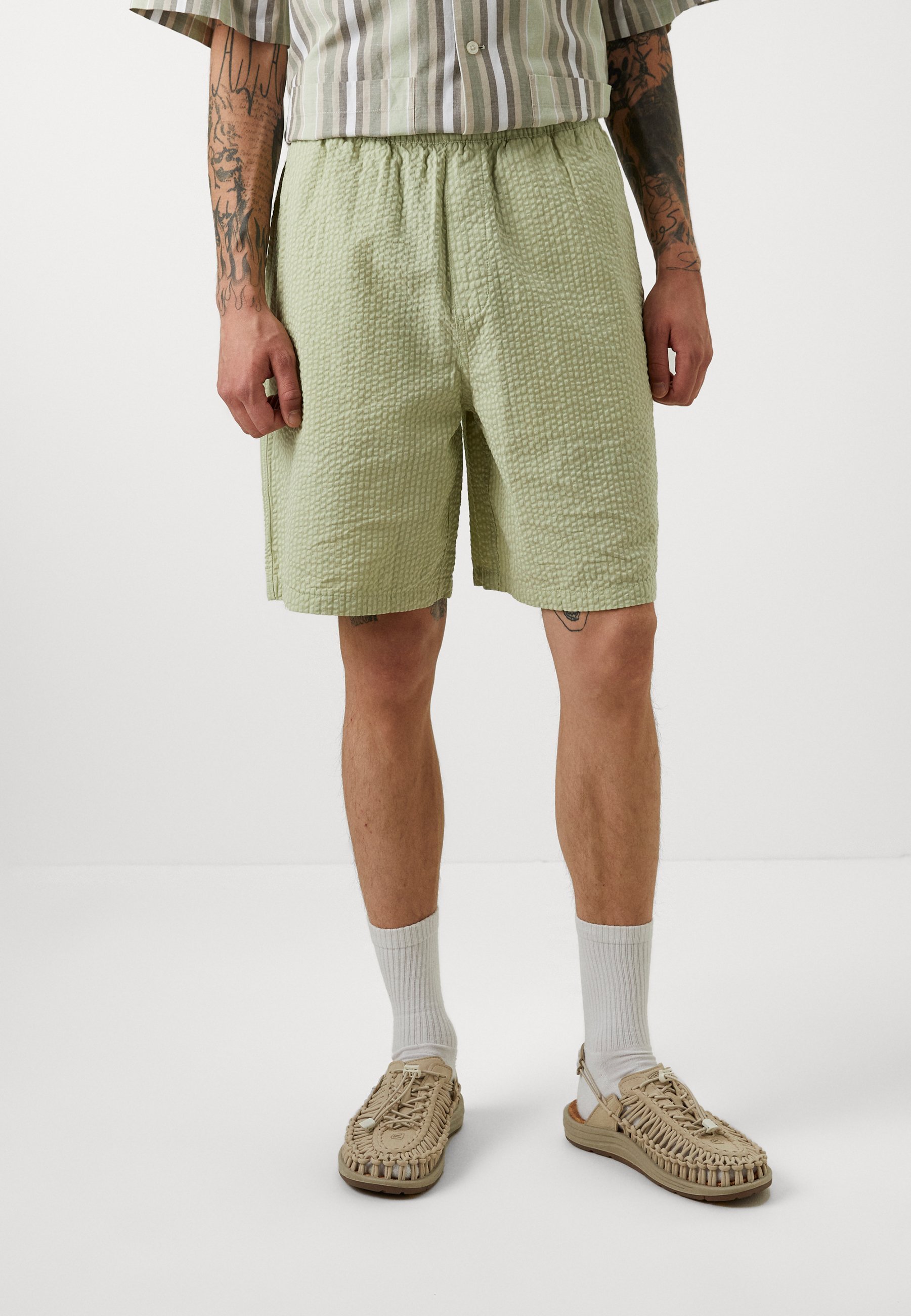 Carhartt WIP TOLAND - Shorts - licht olijfgroen