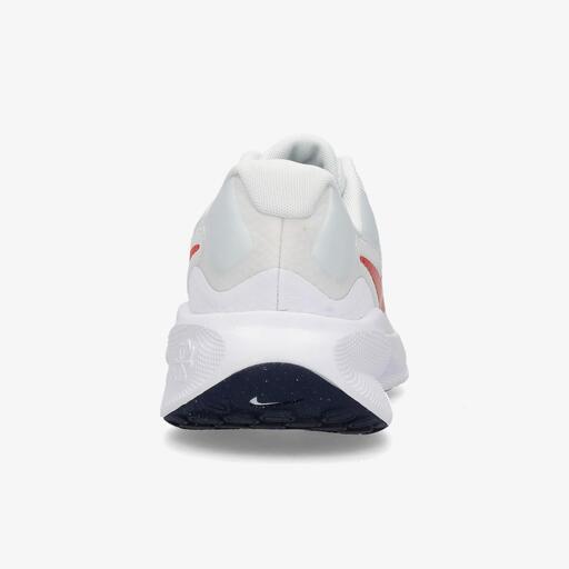  Nike Revolution 7