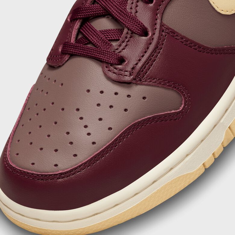 WMNS Dunk High