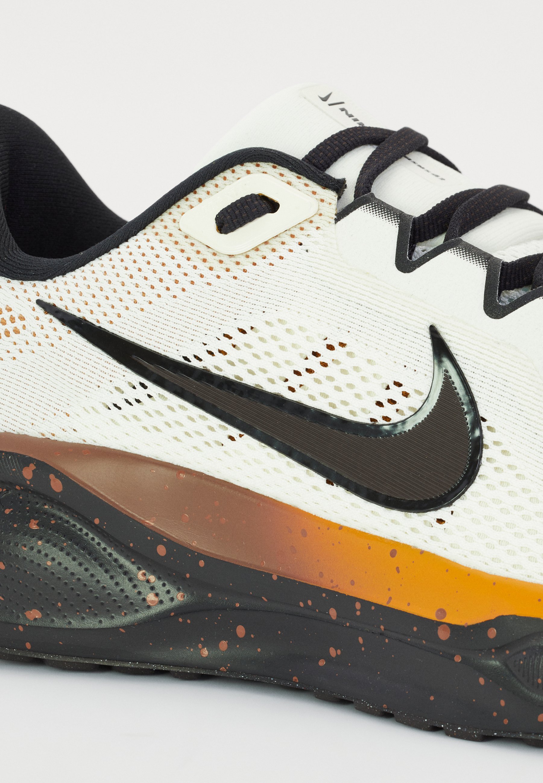 Nike Performance AIR ZOOM PEGASUS 41 - Hardloopschoenen voor op de weg - zacht parelmoer/fluweelbruin/woestijnoker/faunabruin/zwart