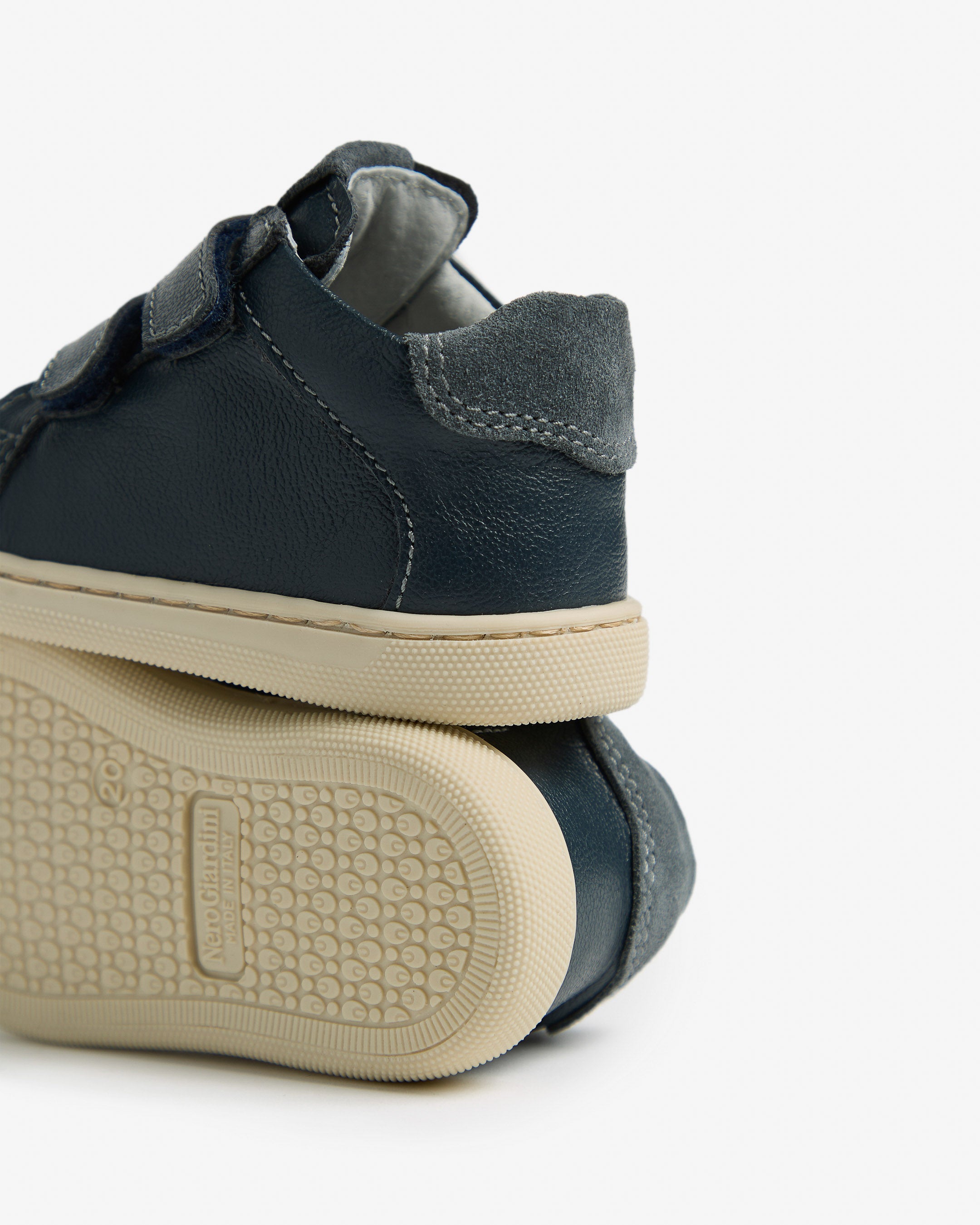  Junior-Sneaker aus Leder und Wildleder für Kinder